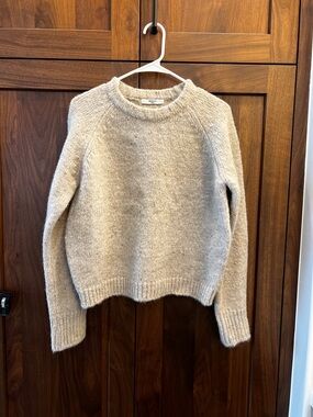 Benefit Neutral Cream Crewneck Sweater - Women size s/m